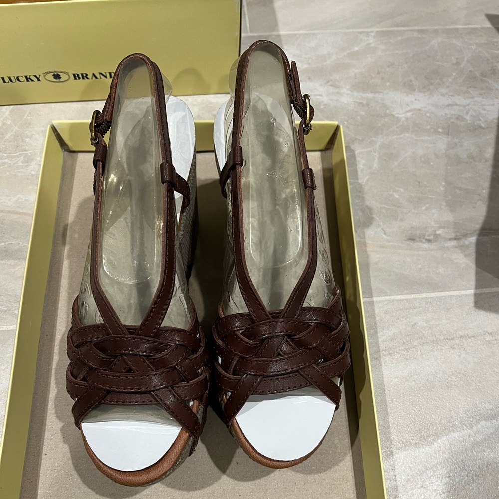 Lucky wedges